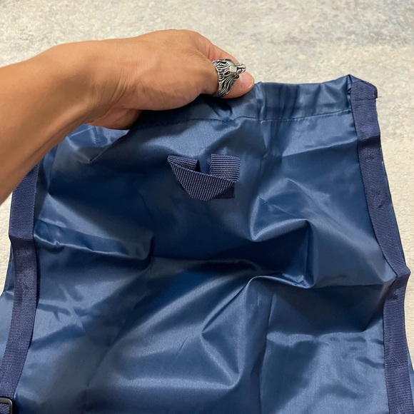 Brand New Unisex Size Large Skechers Foldable Backpack In Dark Navy 20” X 17” - Picture 7 of 9